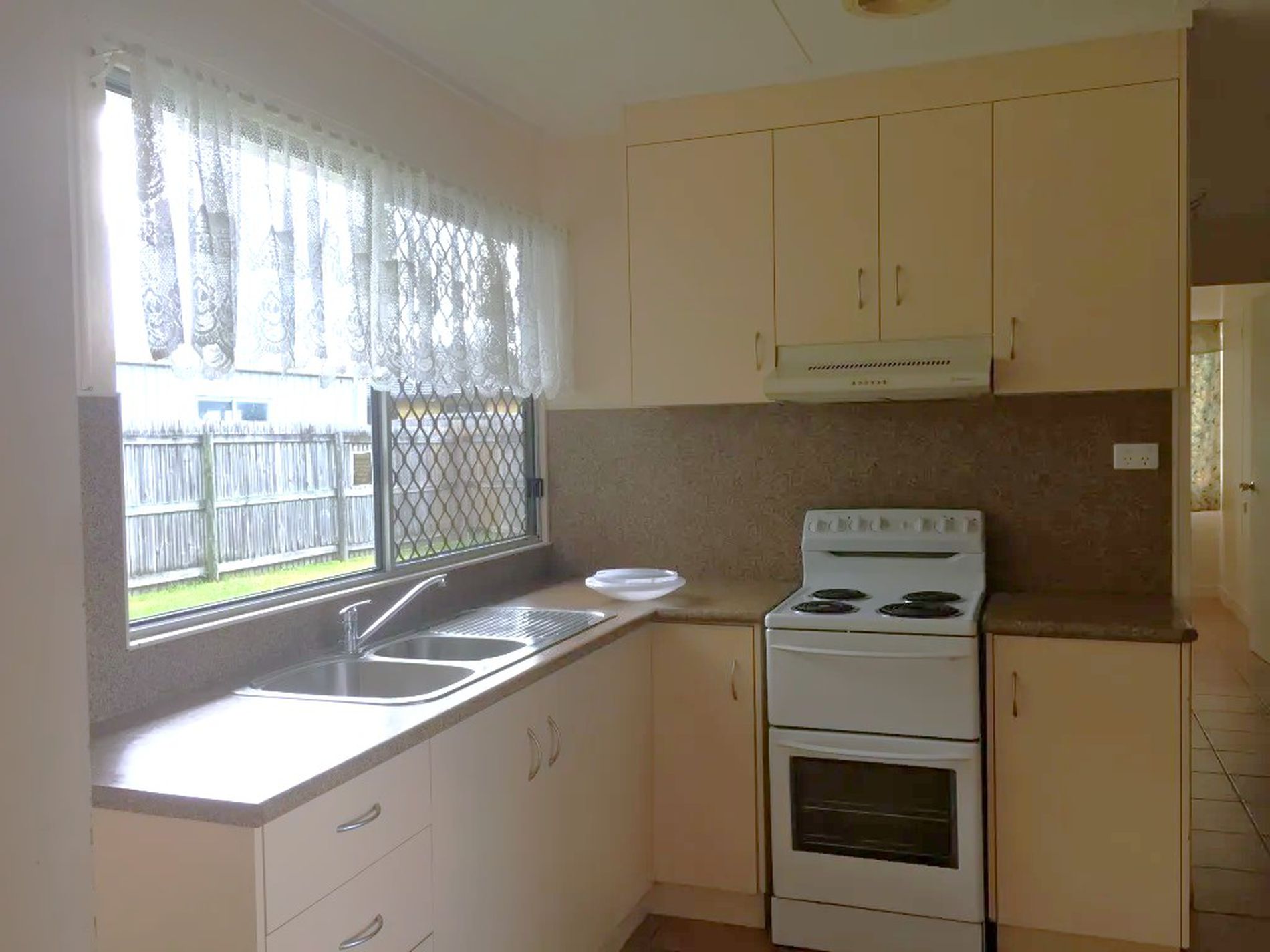 1 / 14 Tolchers Lane, Marian