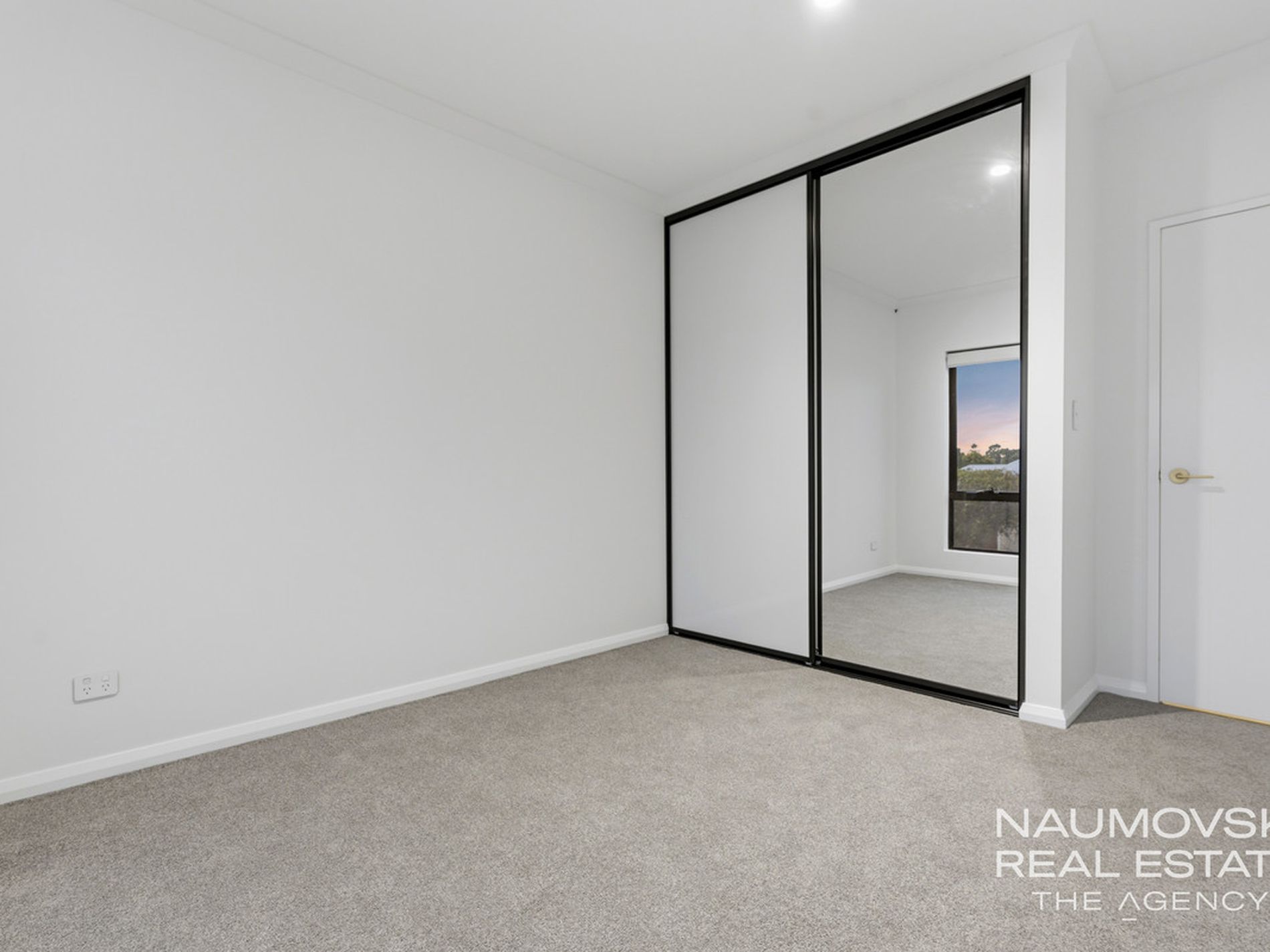 4 / 23 Peppering Way, Westminster