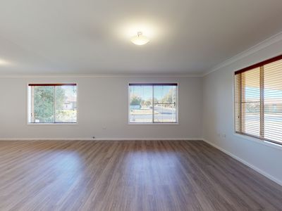 43 Oxley Circle, Dubbo
