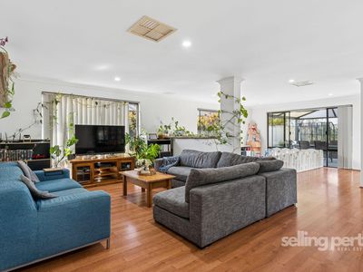 10 Teague Way, Lakelands