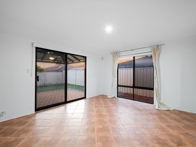 11 Hoop Place, Canning Vale