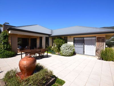 22 Hores Lane , Tawonga