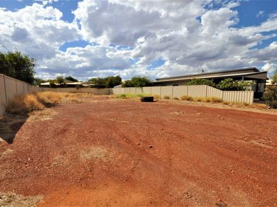 8 Coondiner Close, Newman