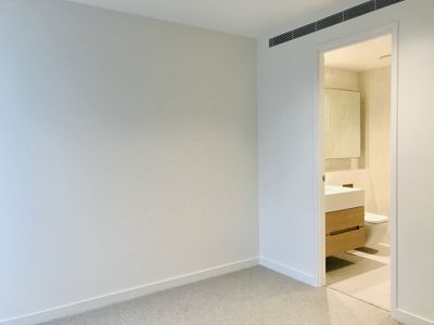 4107 / 464 Collins Street, Melbourne