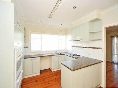 15 Yandong Street, White Hills