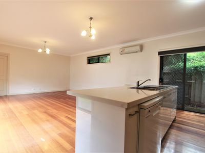 1 / 52 Mount Street, Glen Waverley