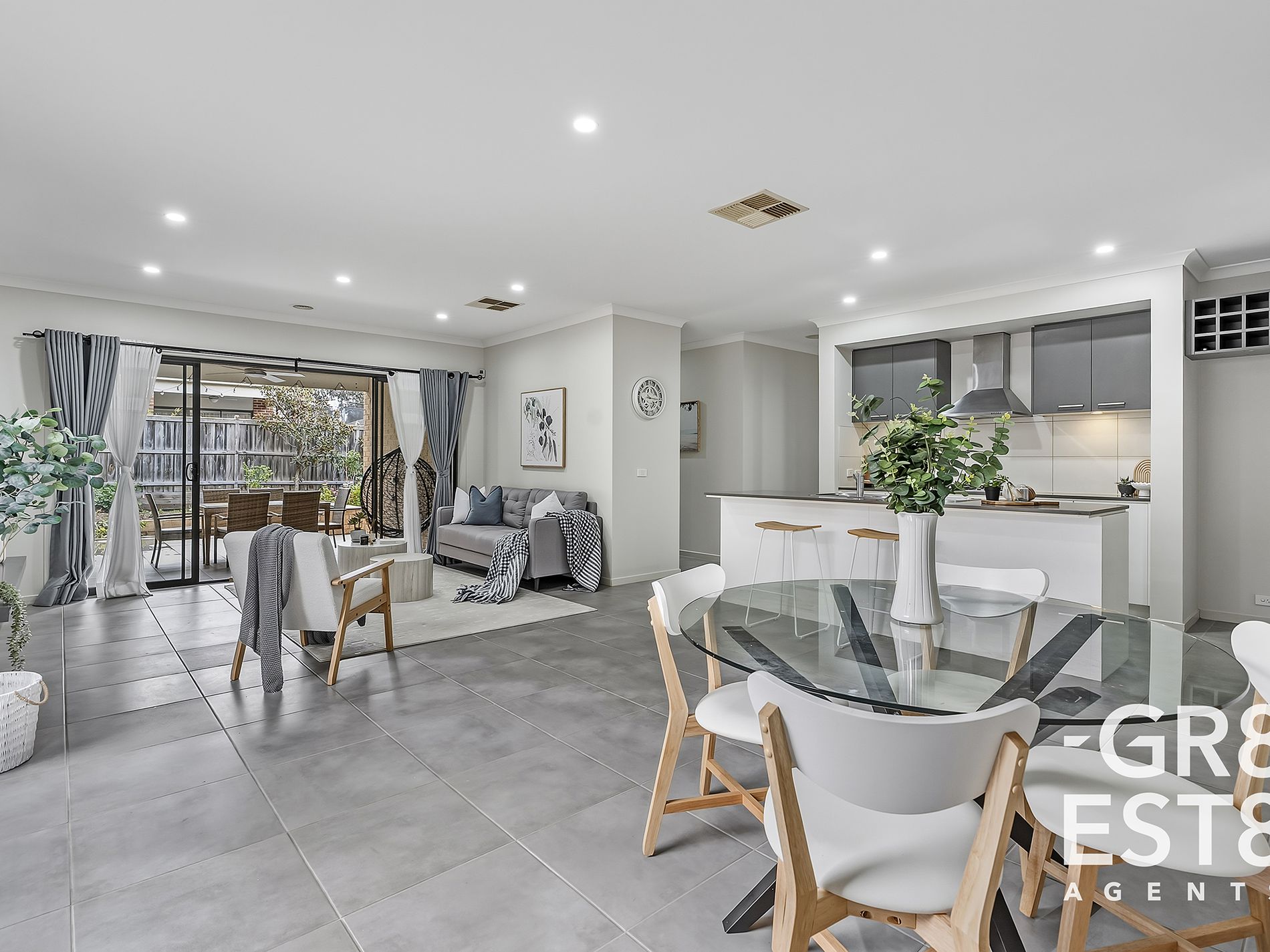 8 John Russell road, Cranbourne West