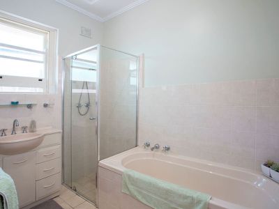 4 Comet Avenue, Netley