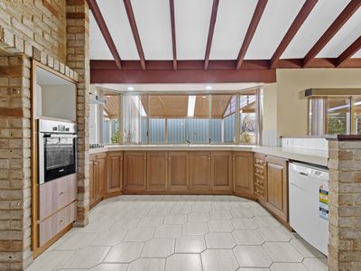 15 Kirwan Way, Winthrop