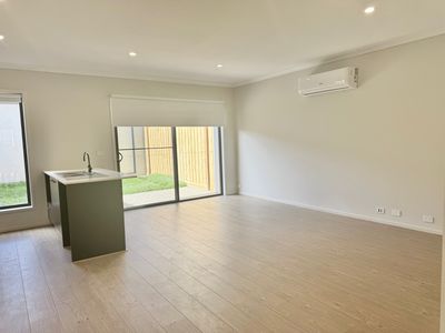 3 Pigment Drive, Mambourin