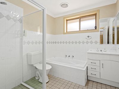 1 / 3 Narran Way, Flinders