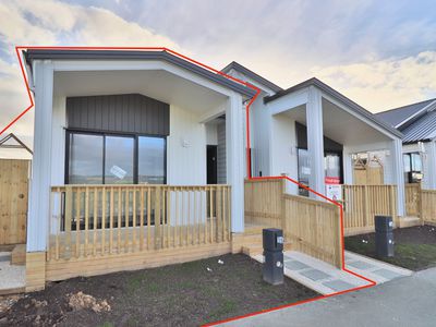 16  Kaapehu Street , Karaka