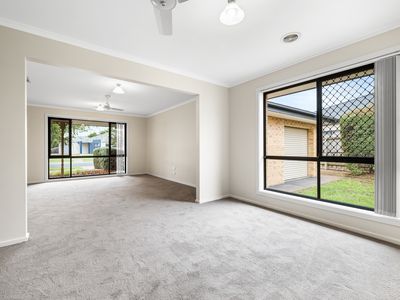 5 Glebe Drive, Sale