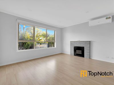 30 Curtin Avenue, Lalor
