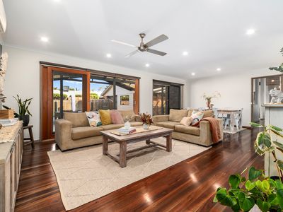 10 Wyldwood Close, Somerville