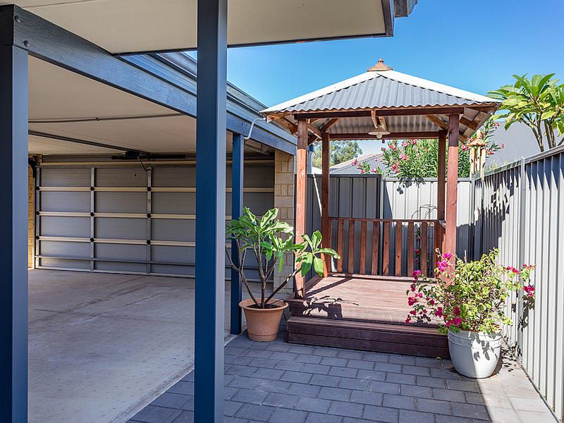 10 Saintly Turn, Byford
