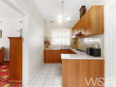 18 Hampton Street, Brooklyn Park