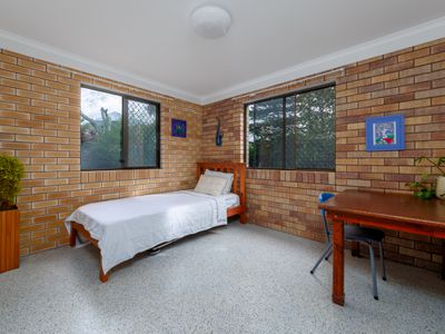 13 Meghan Crescent, Qunaba