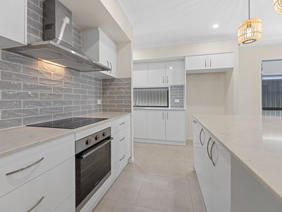 8 Sunset Street, Morayfield