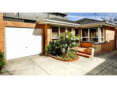 2 / 3 Wellington Road, Box Hill