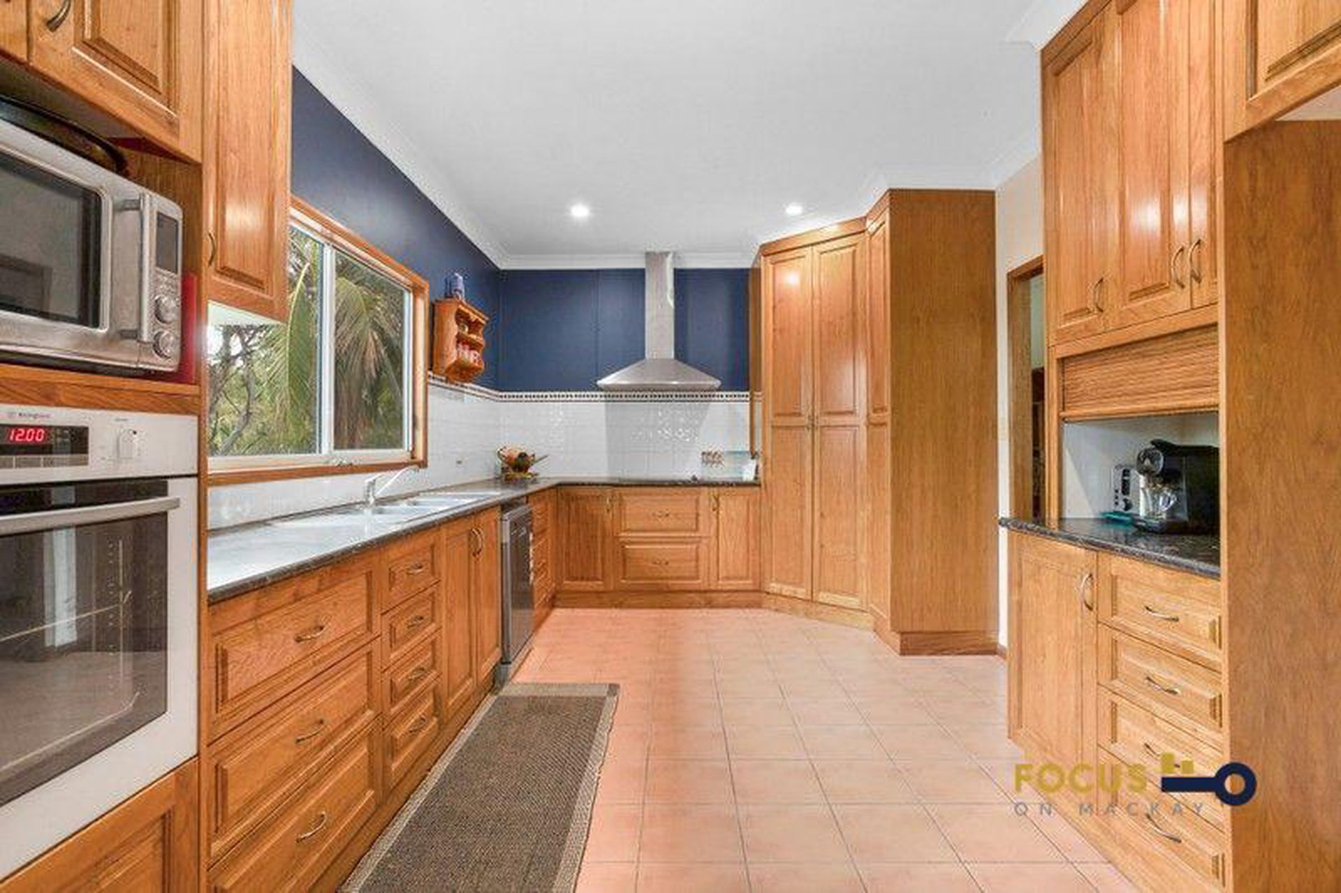 14 Sturgeon Street, Ball Bay