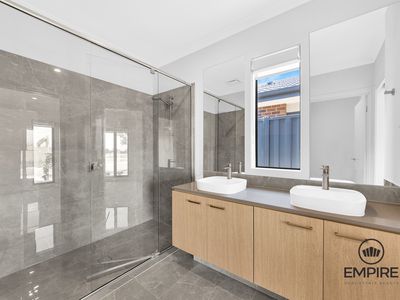 65 Shearjoy Loop, Clyde North