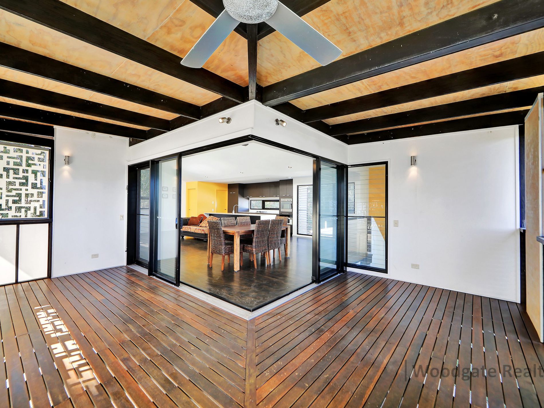 6 WHALE COURT, Woodgate