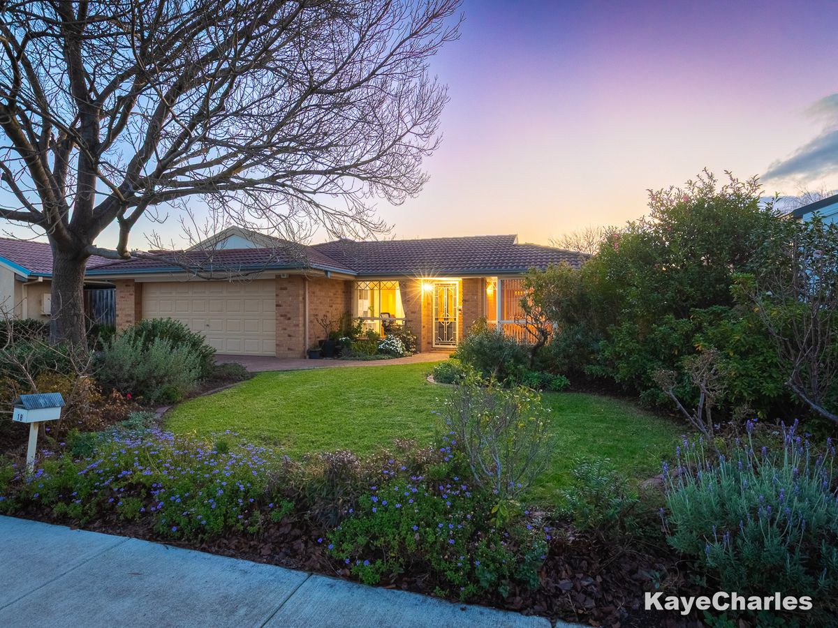 18 Retreat Circuit, Beaconsfield