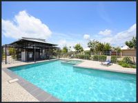 15 / 10 Grand Parade, Kawana Island
