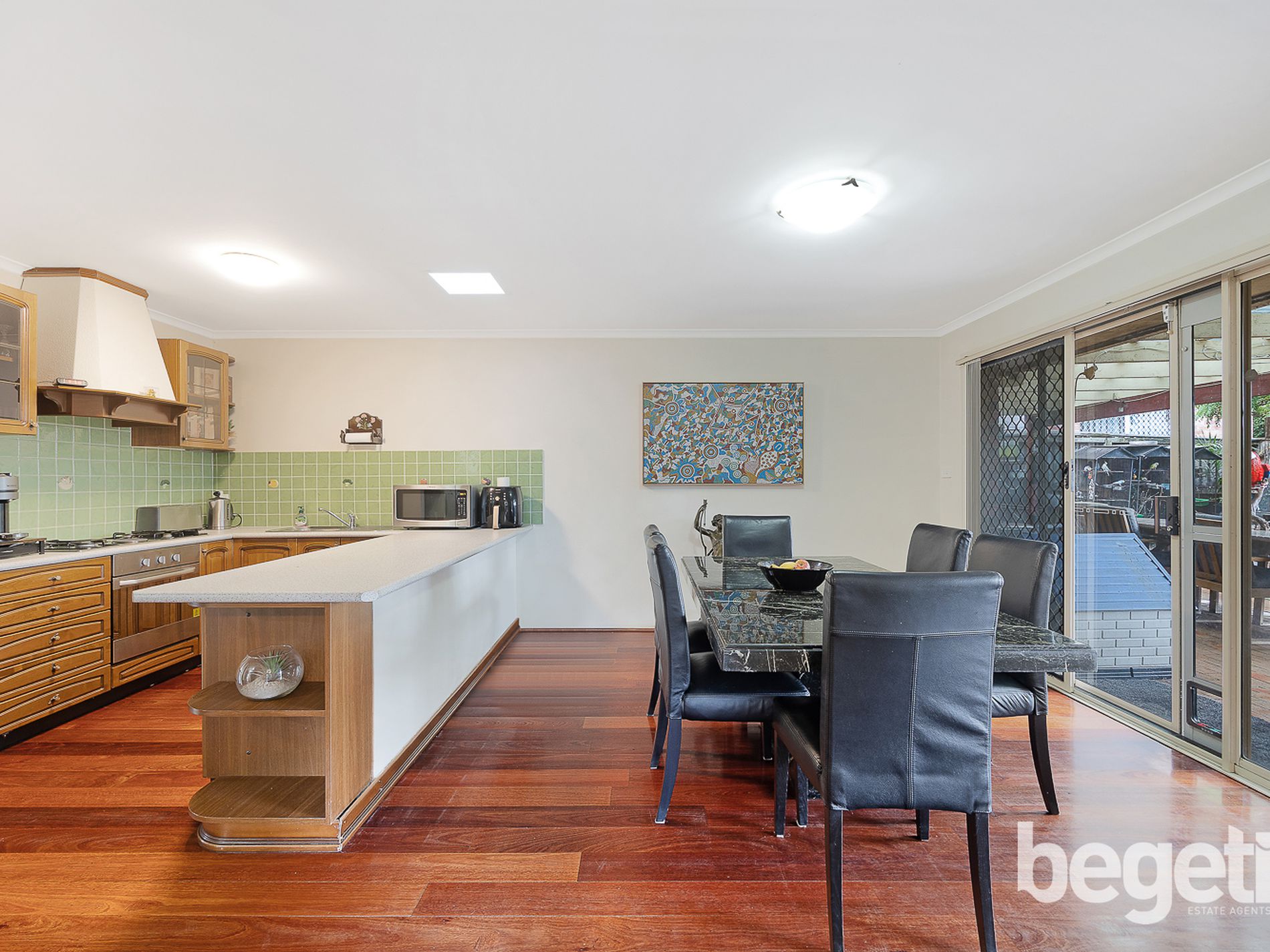 8 Tristania Grove, Greenacre
