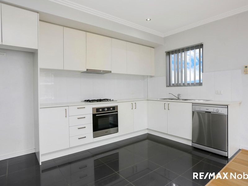 12 / 3 Charles Street, Carlingford