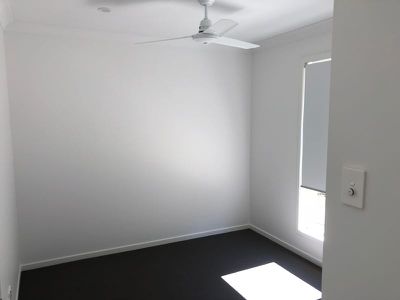 1 / 39 Goal Crescent, Griffin