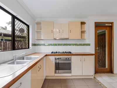 8 / 49 English Street, Manunda
