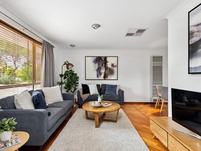 18 Karyn Crescent, Reynella