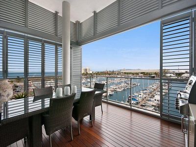 6 Mariners Drive, North Ward