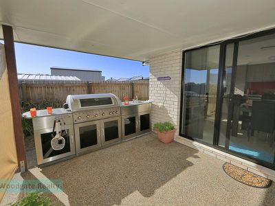10 Whipbird Ct, Woodgate
