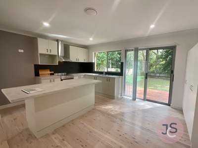 4 Lindsay Avenue, Valentine