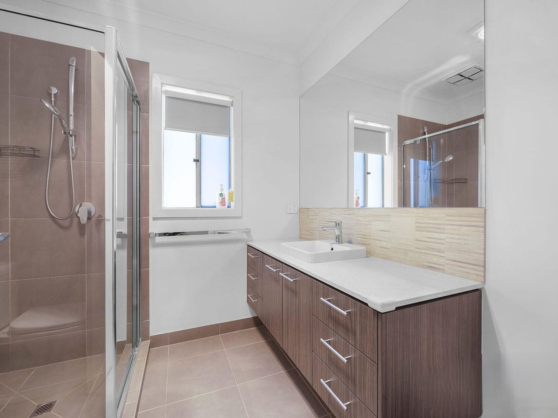 27 Rosewater Street, Manor Lakes