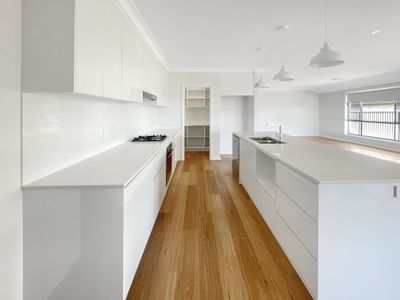 12 Current Court, Dubbo