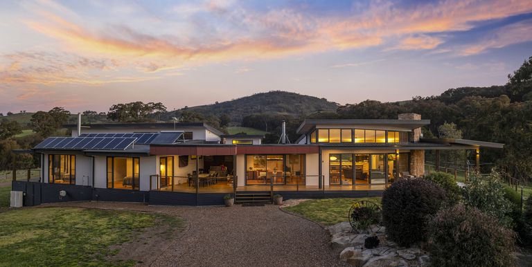 665 Fernhills Road, Marraweeney