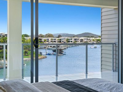 49 Harbourvue Court, Helensvale