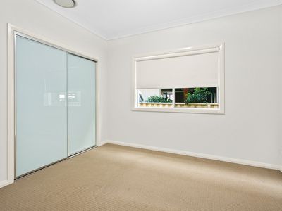 2 / 57 Reddall Parade, Lake Illawarra