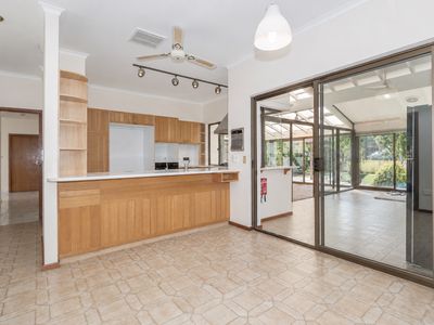 5 Lakeside Road, Churchlands
