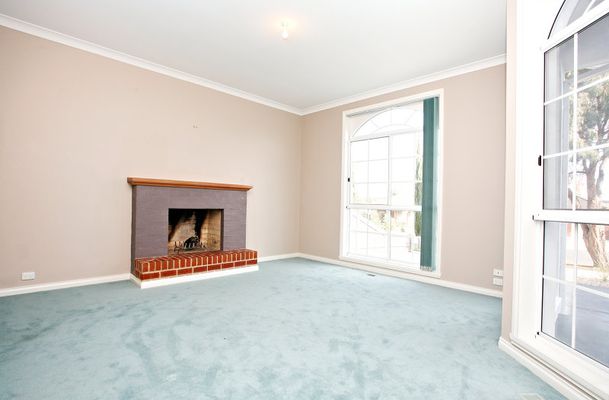 2 Arncliffe Blvd, Greenvale