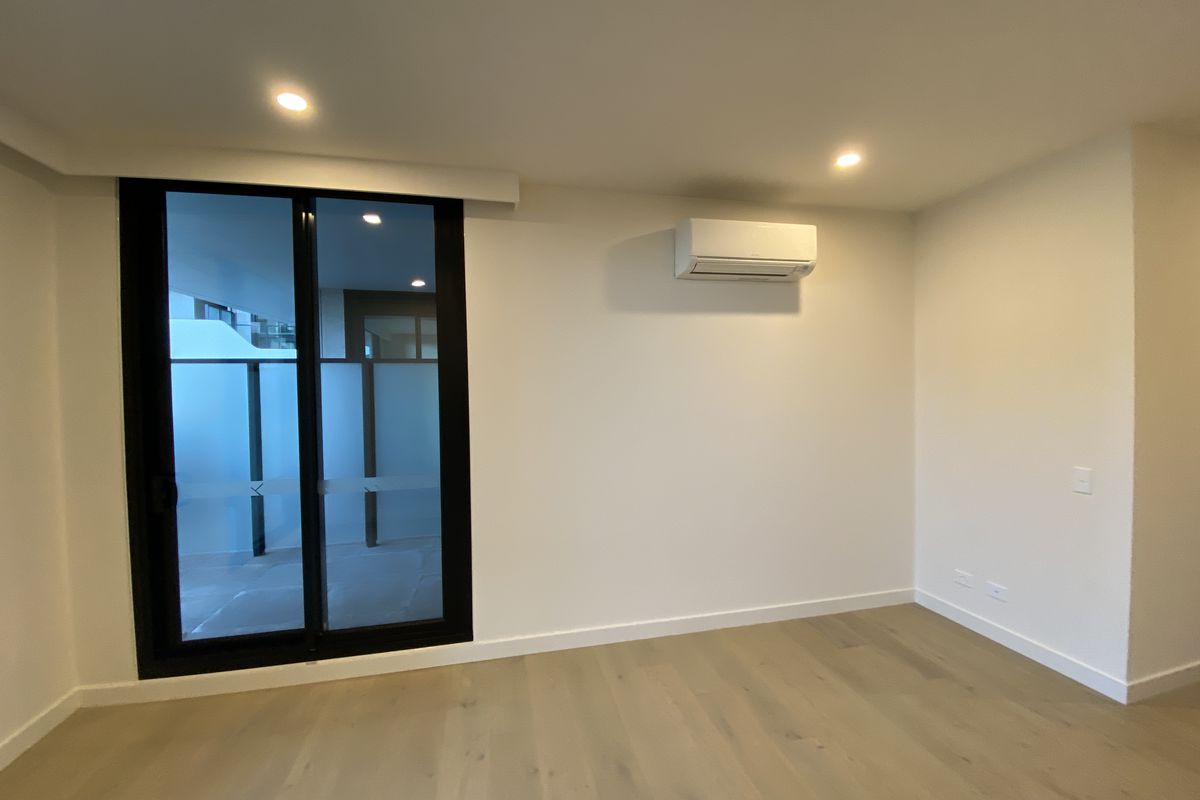 2521/864 Blackburn Rd, Clayton