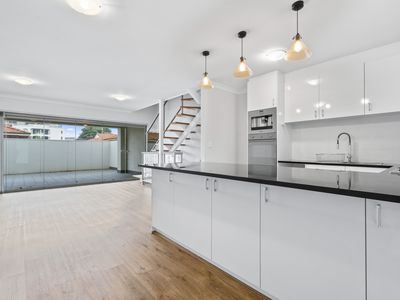 3 / 2 First Avenue, Applecross