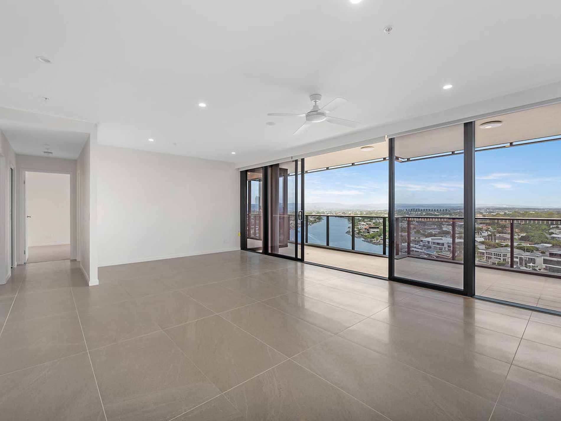 502 / 15 Cannes Avenue, Surfers Paradise