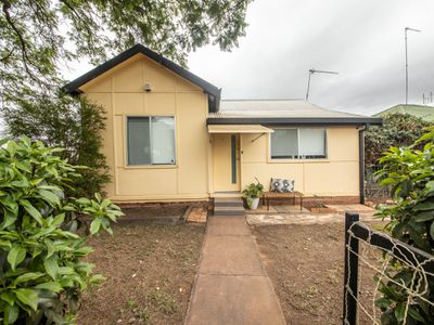 2 Frith Street, Dubbo