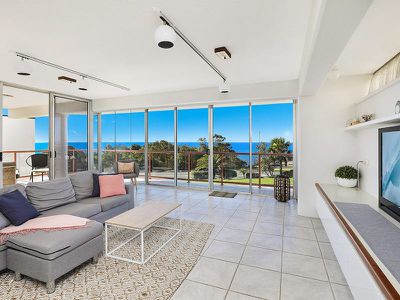 2 / 4 Marina Walk, Alexandra Headland