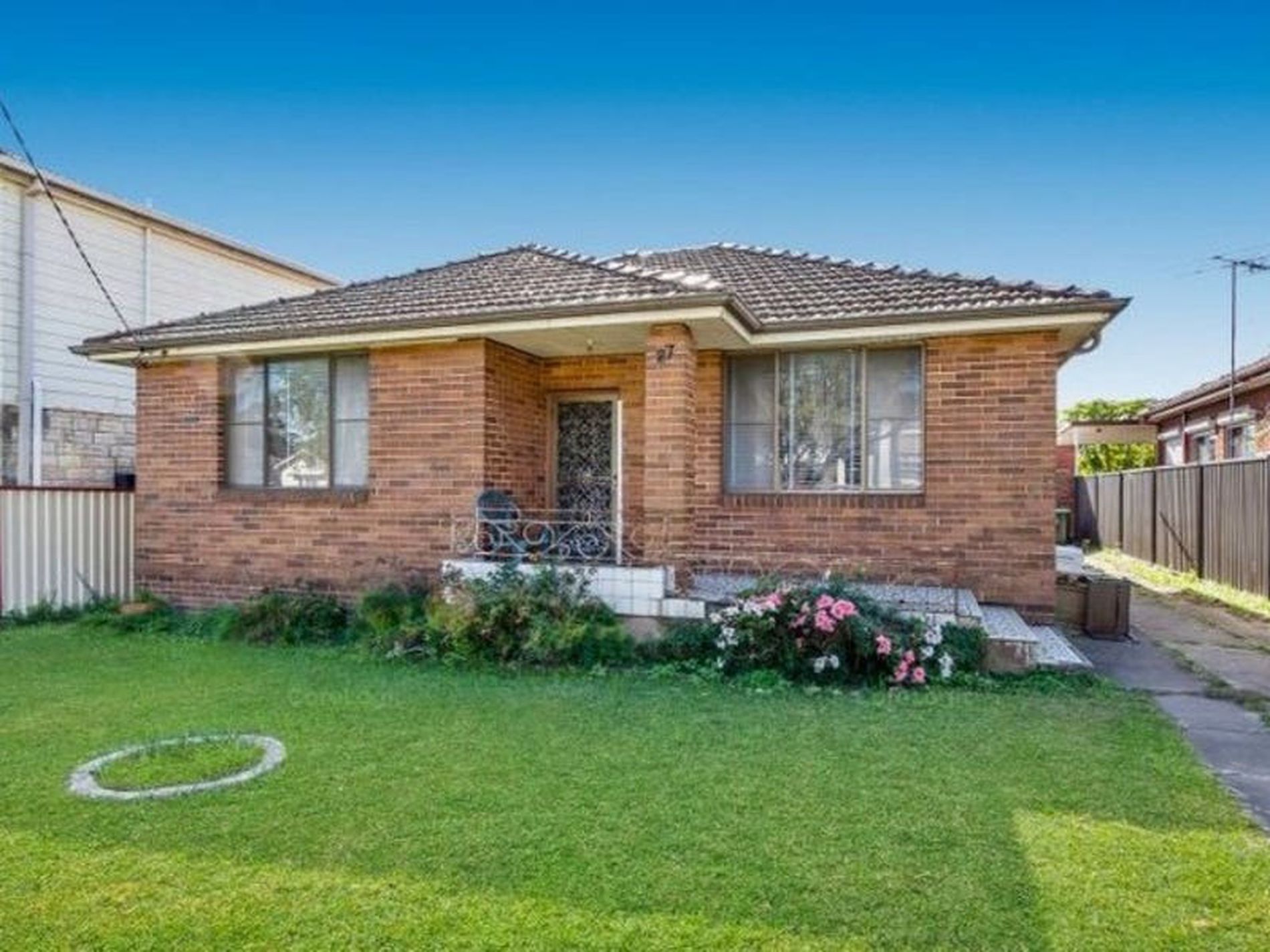27 Petunia Avenue, Bankstown